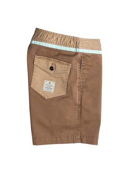 Boys Street Trunk Yoke Shorts Boys Street Trunk Yoke ShortsШорты для мальчиков Street Trunk Yoke от Quiksilver.ХАРАКТЕРИСТИКИ: крой Yoke, пояс с регулировкой, прямой крой, длина 38,1 см.СОСТАВ: 98% хлопок, 2% эластан.<br>