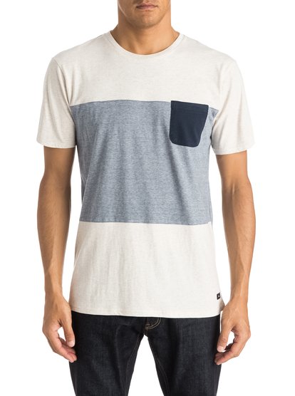 Capture Island T-Shirt Capture Island T-ShirtМужская футболка Capture Island от Quiksilver. <br>ХАРАКТЕРИСТИКИ: короткие рукава, округлый вырез, мягкий натуральный трикотаж, панельный крой и принт в полоску. <br>СОСТАВ: 100% хлопок.<br>