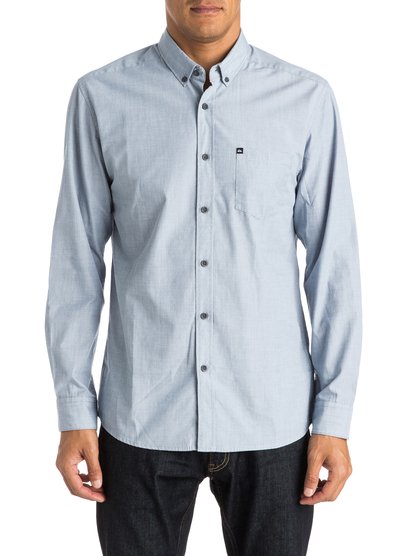 Wilsden Long Sleeve Shirt Wilsden Long Sleeve ShirtМужская рубашка с длинным рукавом Wilsden от Quiksilver.ХАРАКТЕРИСТИКИ: ткань плетения из нитей двух разных цветов, крой Modern, нагрудный карман, воротник на пуговицах.СОСТАВ: 60% хлопок, 40% полиэстер.<br>