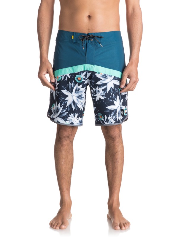 quiksilver, Crypt Scallop 18" - Board Shorts, MOROCCAN BLUE (bsg6) 0 Crypt Scallop 18" - Board Shorts Blue EQYBS03743 Quiksilver