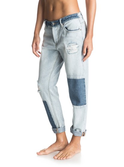 Womens Rider Patch Boyfriend Fit Jeans Womens Rider Patch Boyfriend Fit JeansПолуСвободные женские джинсы Rider Patch от ROXY.ХАРАКТЕРИСТИКИ: хлопчатобумажный деним, полусвободный крой boyfriend fit, декоративные нашивки, кожаная нашивка ROXY на заднем кармане.СОСТАВ: 100% хлопок.<br>