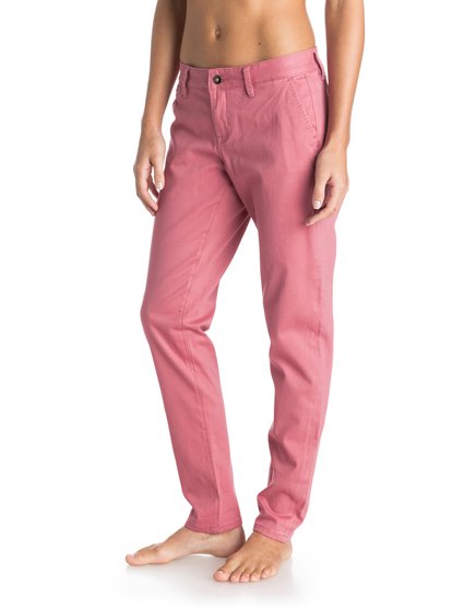 Womens Sunkissers Chino Pants Womens Sunkissers Chino PantsЖенские джинсы Sunkissers от ROXY.ХАРАКТЕРИСТИКИ: плотная саржа, ткань плотностью 238 г/кв. м, изделие прошло смягчающую обработку, кожаная нашивка ROXY сзади.СОСТАВ: 98% хлопок, 2% эластан.<br>