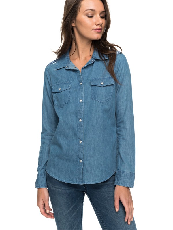 Key Shirts: Men's Blue Cotton 517 45 Chambray Long-Sleeve Shirt Our cotton chambray shirt -- you can't top a classic. Easy-wearing thanks to our room2move™ fit. Button-down collar and two front chest pockets for classic style. This Wrangler® RIGGS Workwear® shirt has a lifetime warranty.